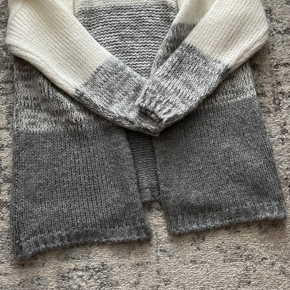 Colorblock Cardigan - Picture 2 of 3